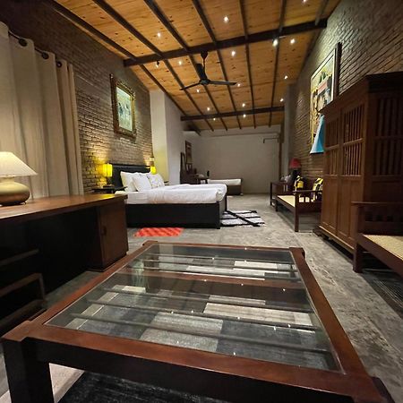 Aayu Hanthana Boutique Hotel キャンディー エクステリア 写真