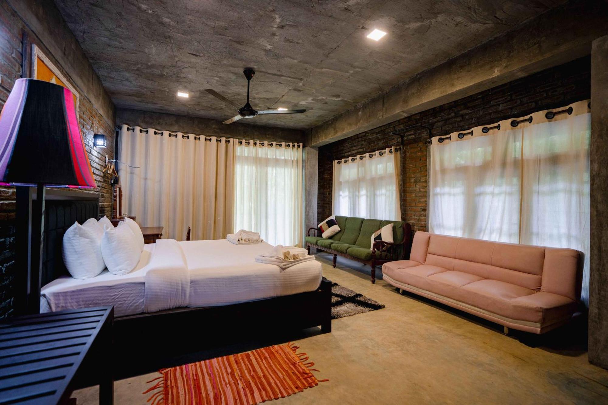 Aayu Hanthana Boutique Hotel キャンディー エクステリア 写真