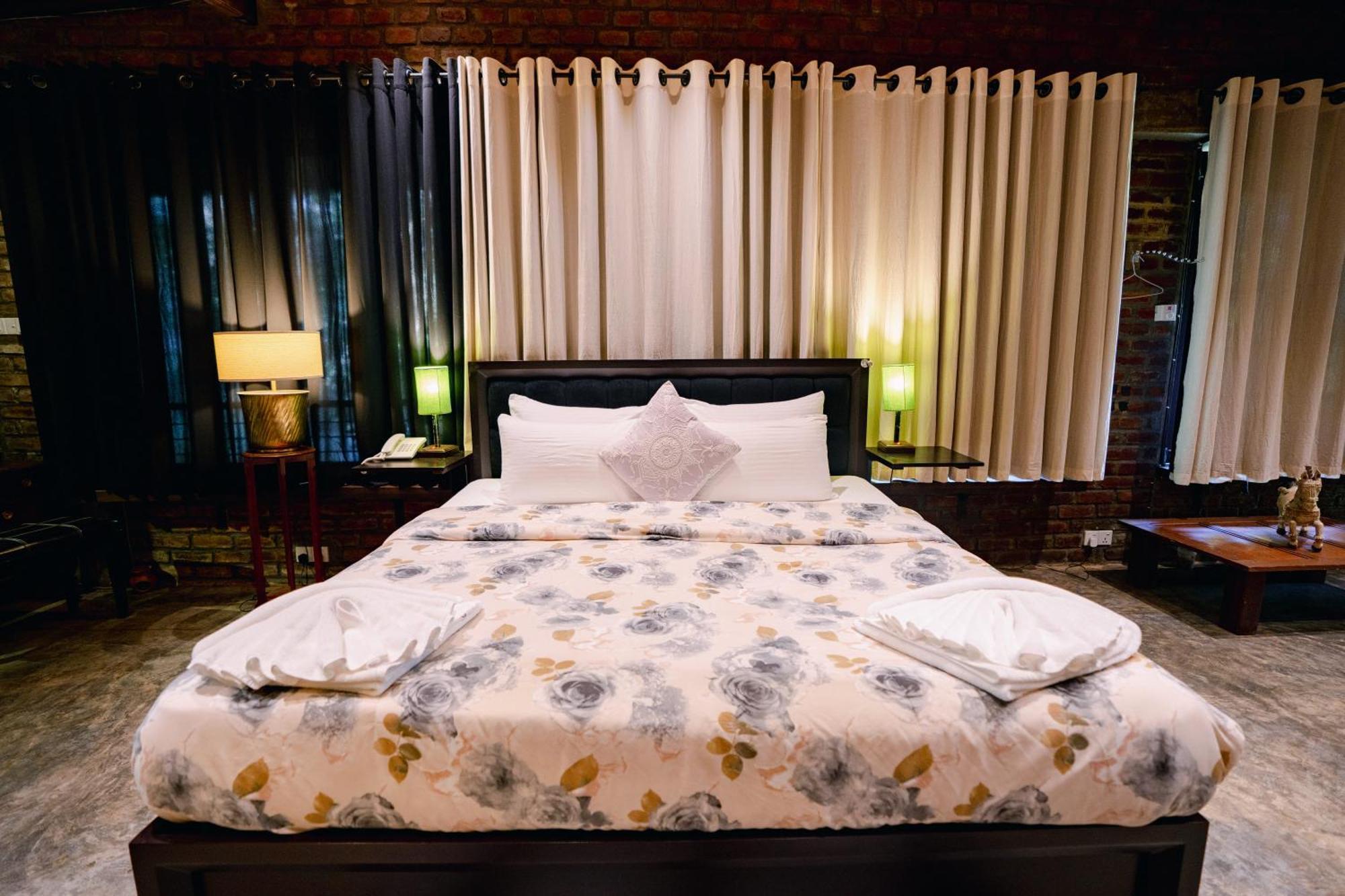 Aayu Hanthana Boutique Hotel キャンディー エクステリア 写真