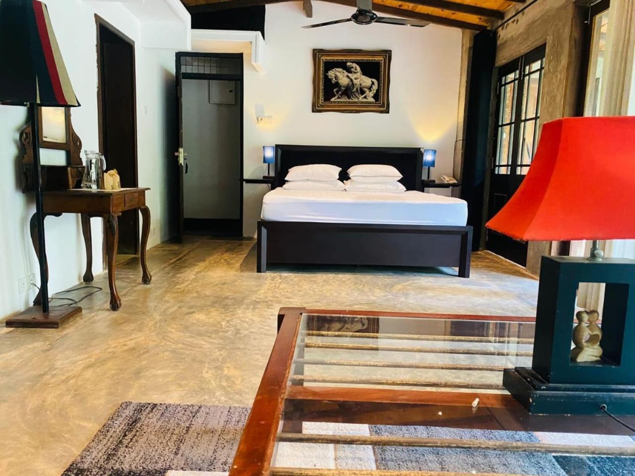 Aayu Hanthana Boutique Hotel キャンディー エクステリア 写真