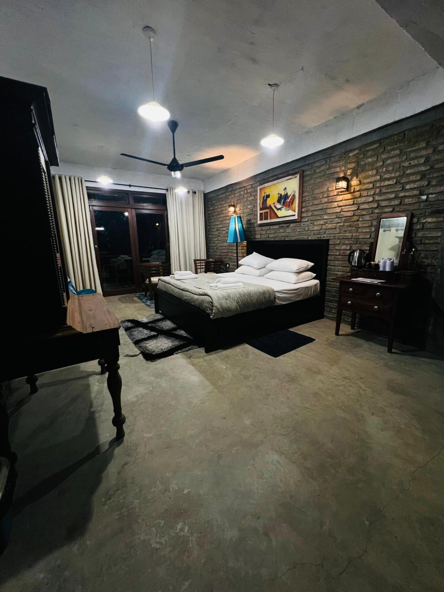 Aayu Hanthana Boutique Hotel キャンディー エクステリア 写真