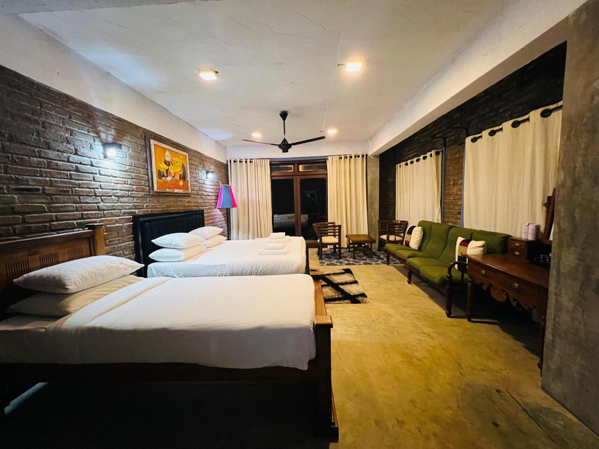Aayu Hanthana Boutique Hotel キャンディー エクステリア 写真