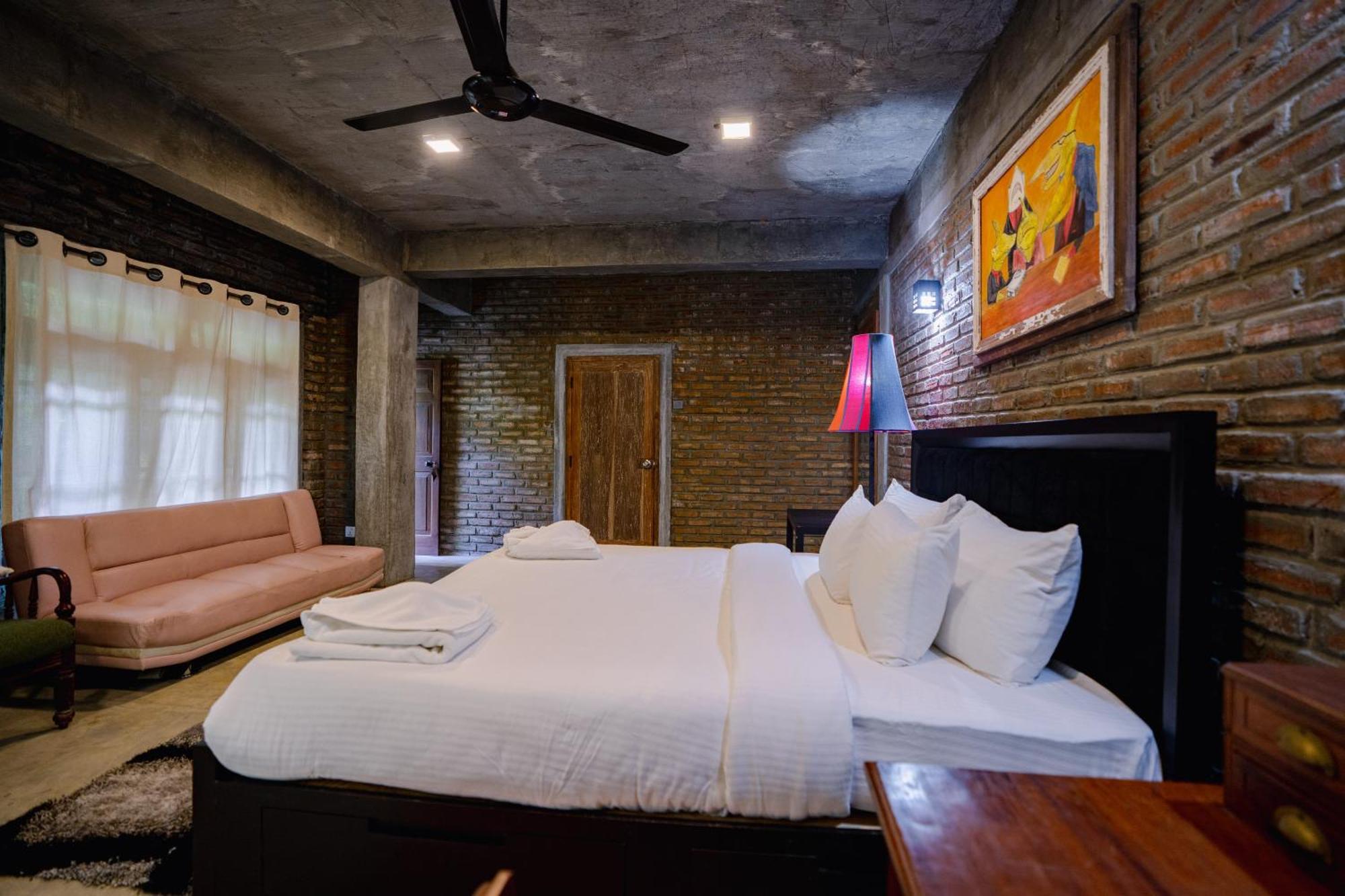 Aayu Hanthana Boutique Hotel キャンディー エクステリア 写真
